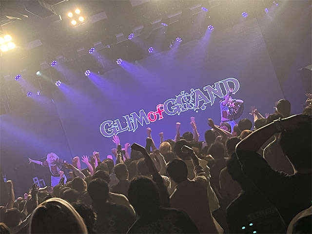 GLIM of GRANDのライブ風景
