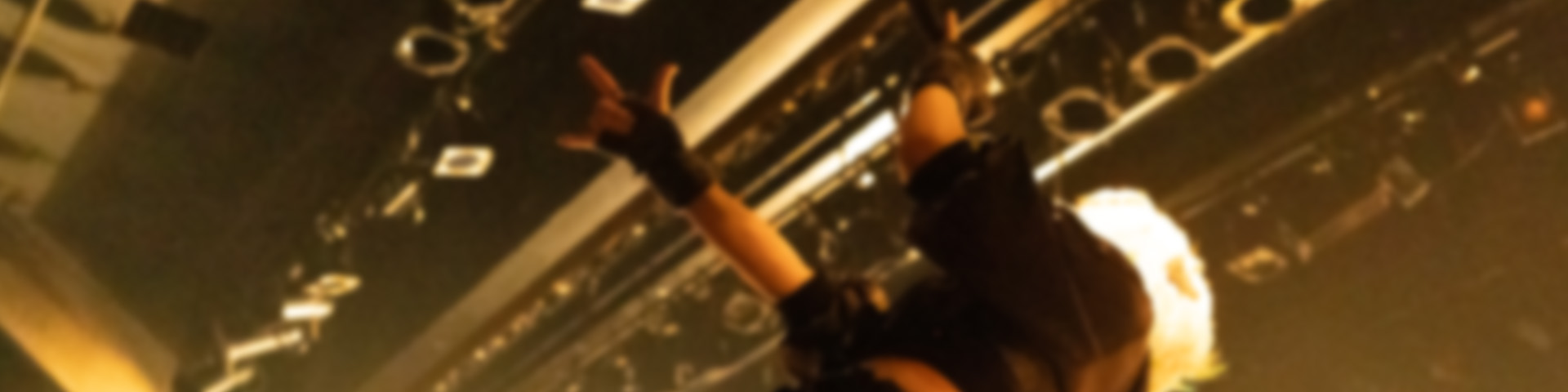 アーティストのヒーロー画像